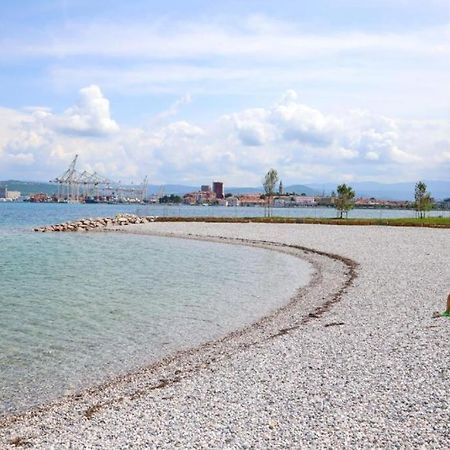 Aegida Beachfront Apartment Koper Buitenkant foto