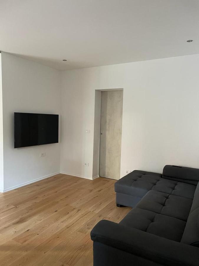 Aegida Beachfront Apartment Koper Buitenkant foto