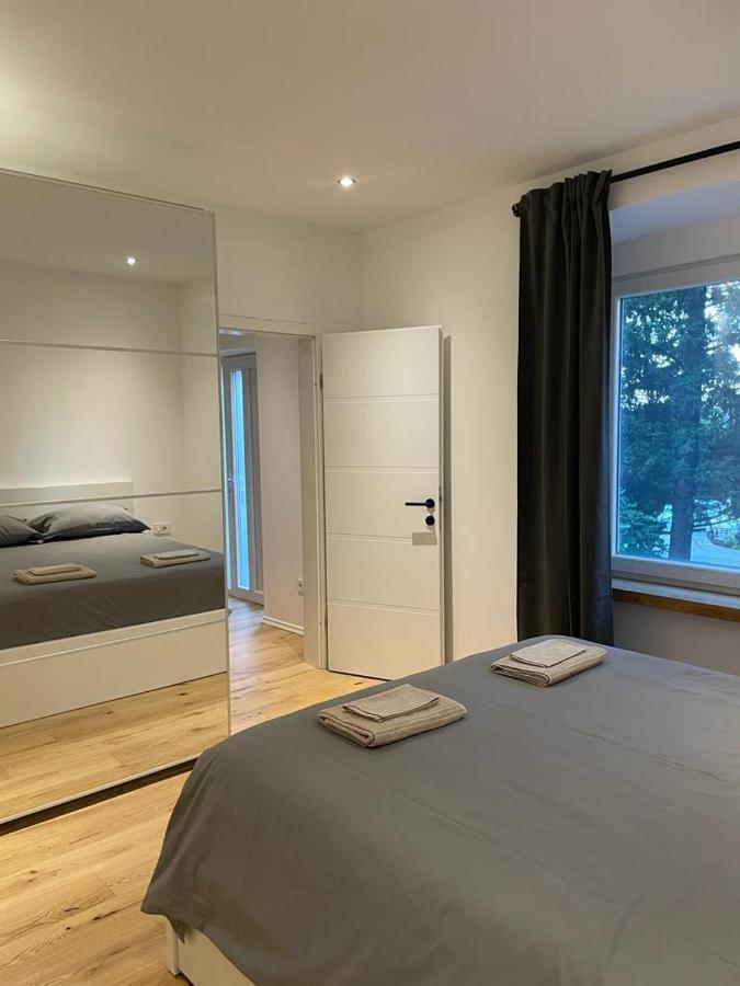 Aegida Beachfront Apartment Koper Buitenkant foto